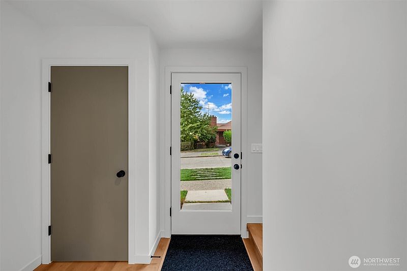 3rd image of 6700 52nd Avenue S