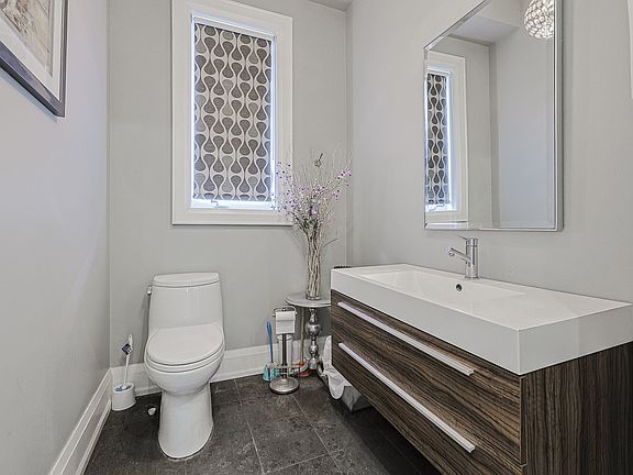 5th image of 609 Marlee Ave #D