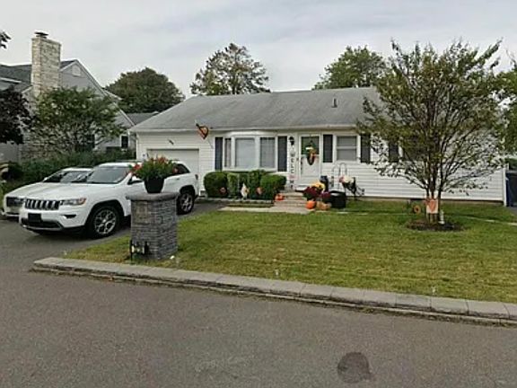 4th image of 3238 Meadow St