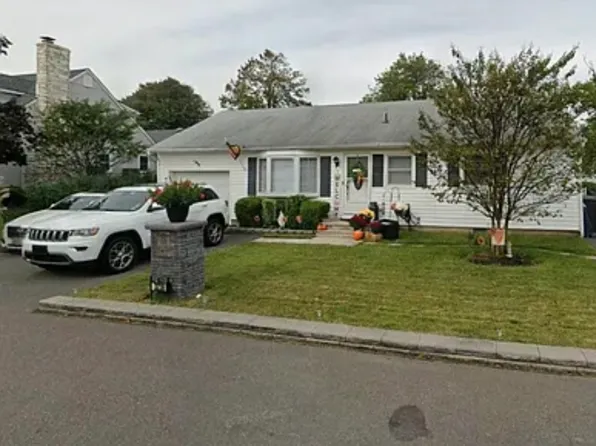 3238 Meadow St, Toms River, NJ 08753