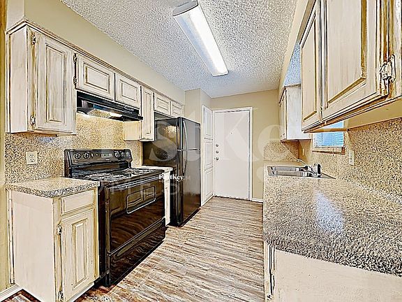 5th image of 4428 Sahara Pl