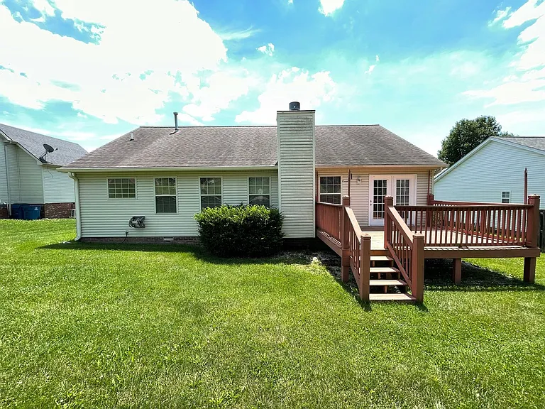 92 N Country Dr — Photo 2