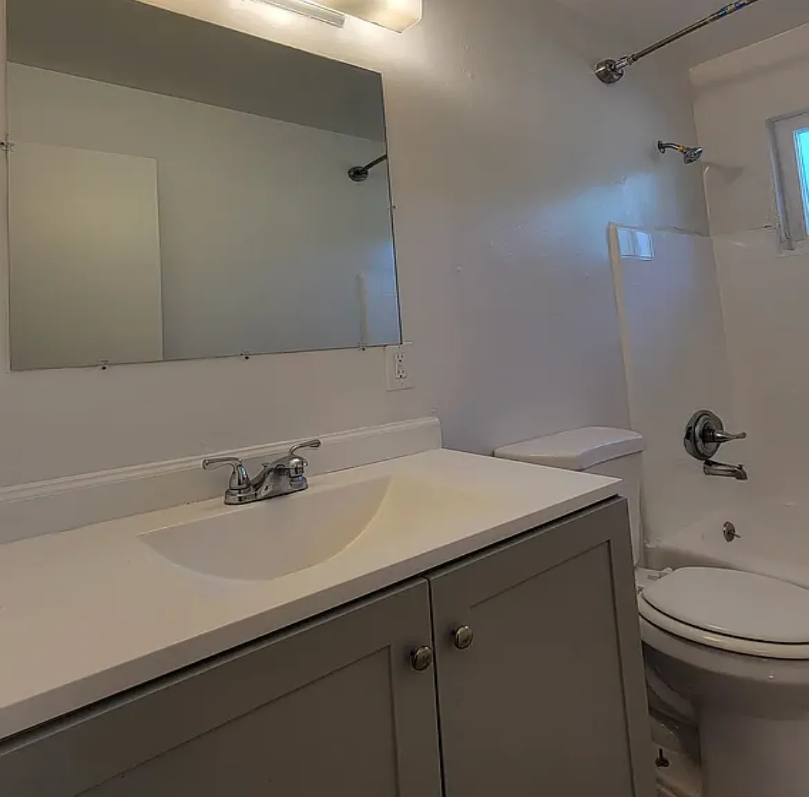 1 bed, 700 sqft, $2,098 — Photo 2