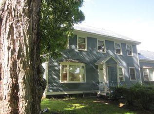 94 River Rd APT 2, Newfane, VT 05345