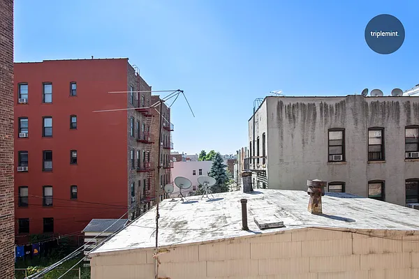 Sold by Triplemint | media 16