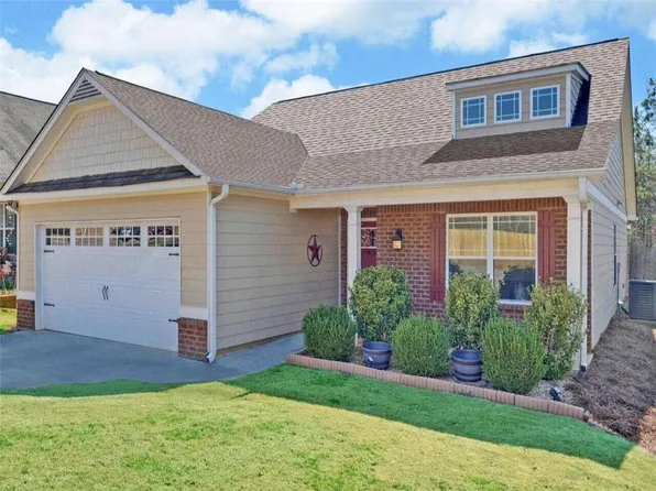 142 Sugar Creek Dr, Cornelia, GA 30531