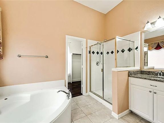 4th image of 3616 Aqua Springs Dr