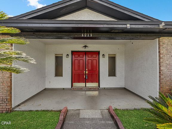 3rd image of 4019 Milano Rd