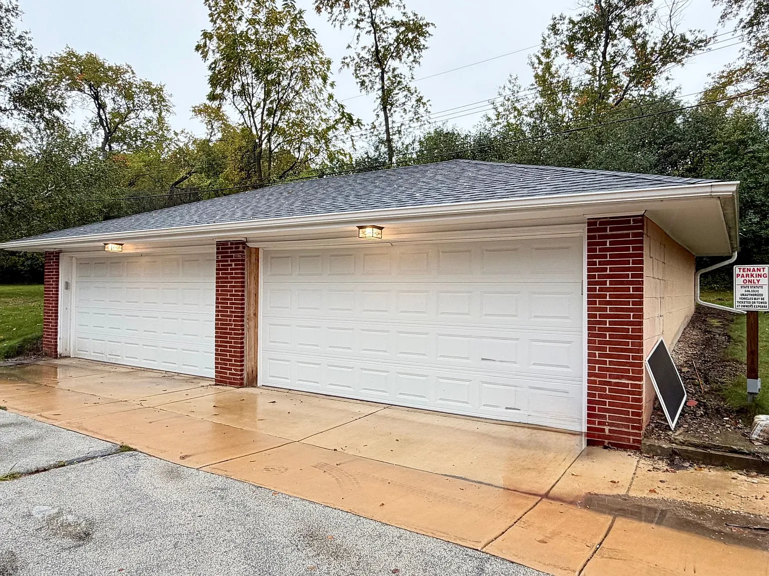 15305 Marilyn Dr — Photo 2