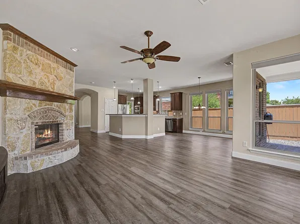 518 Collins Ln, Fate, TX 75087