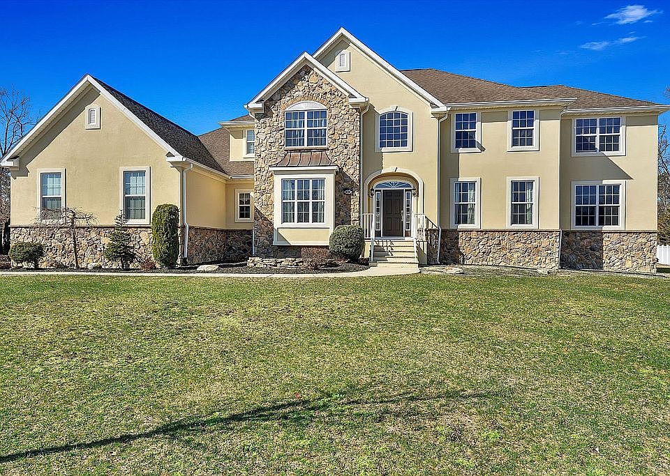 1st image of 1822 Charlton Cir