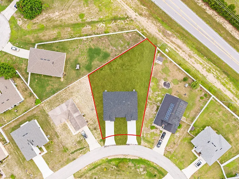 602 Desmoines Ct — Photo 6