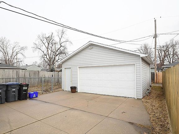 3rd image of 3012 Avenue I