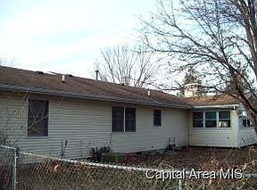 2nd image of 905 N Park Ave