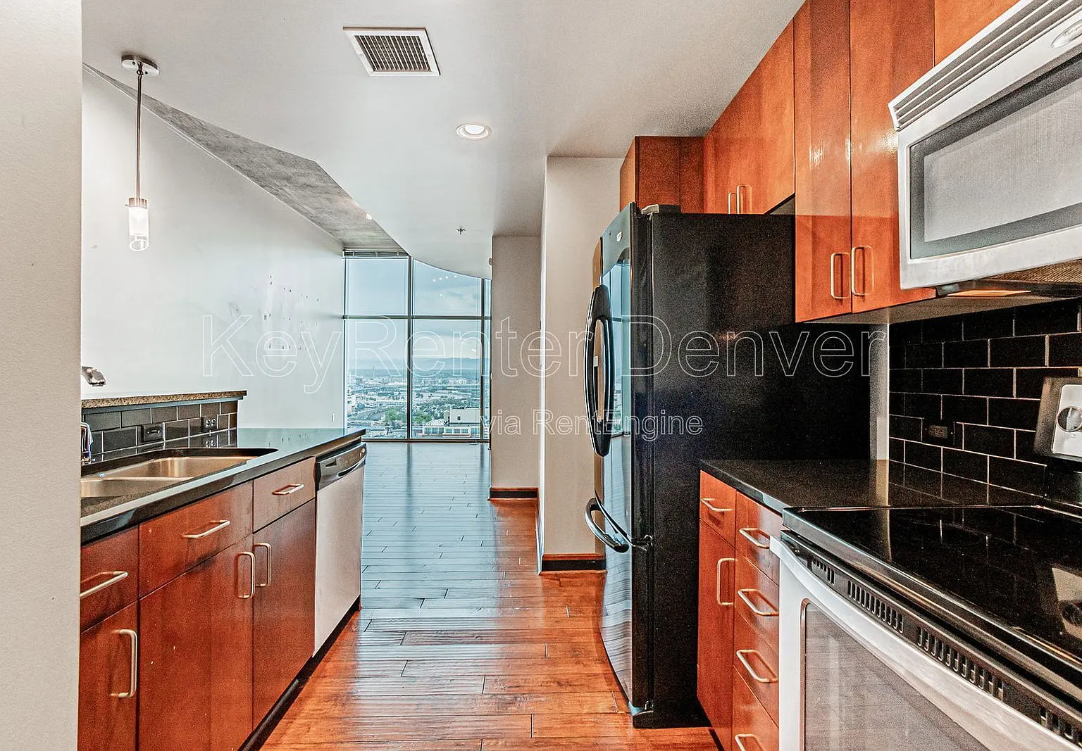 1 bed, 1.0 bath, 669 sqft, $1,975 — Photo 4