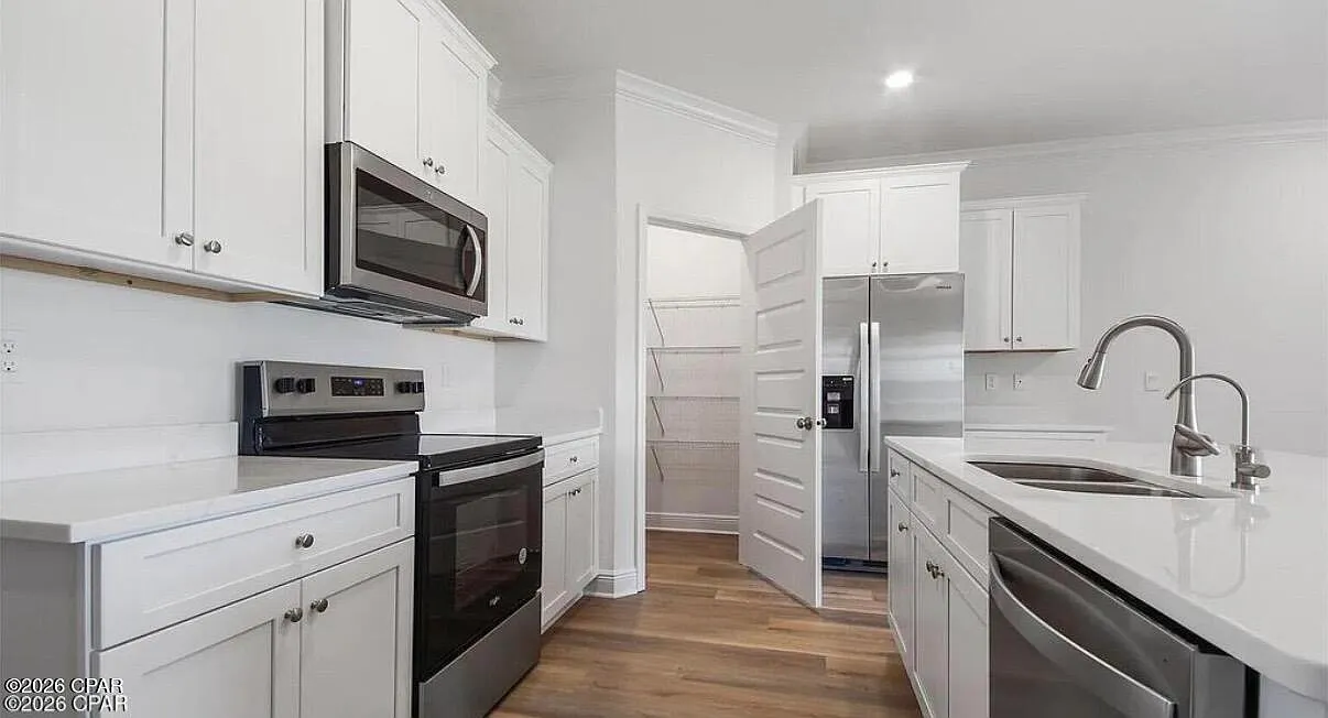 4 bed, 1856 sqft, $3,600 — Photo 3