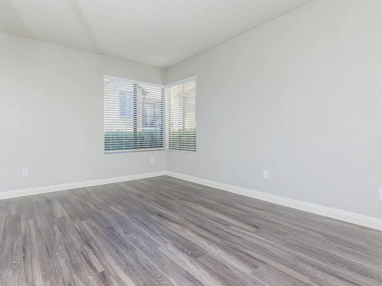 Villa La Paz Apartment Homes — Photo 45