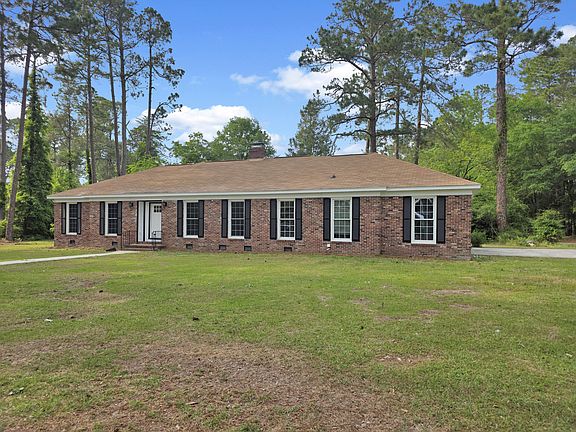 5th image of 697 Wells Dr