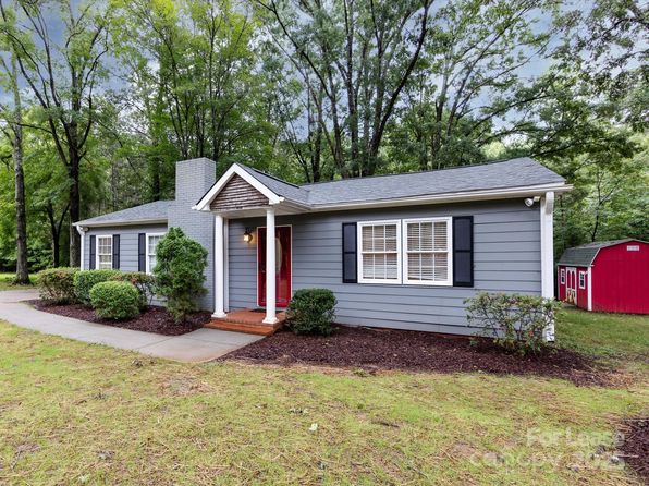 3109 Forest Lawn Dr