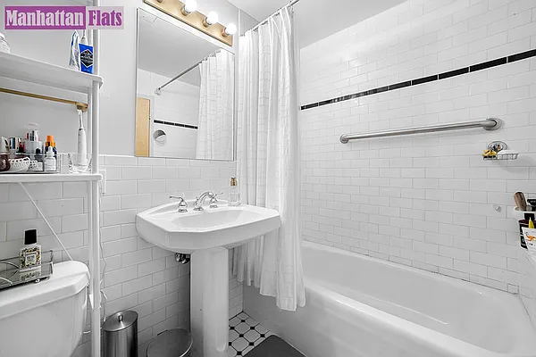 Sold by Manhattan Flats | media 4