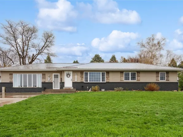 2377 61st St, Vinton, IA 52349