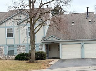 203 Blossom Ct #203, Buffalo Grove, IL 60089
