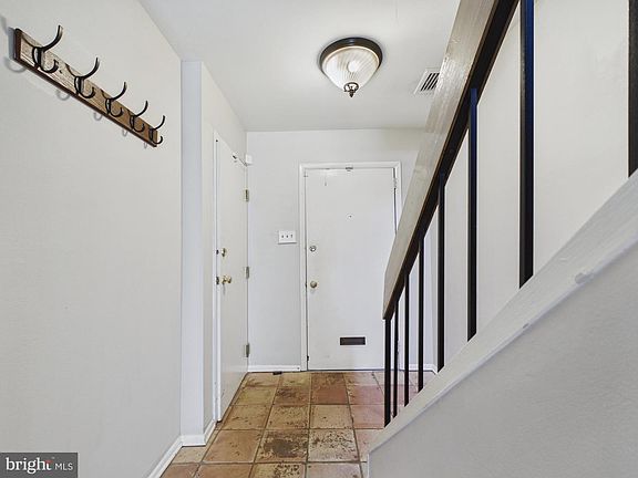 5th image of 2108 Appletree St