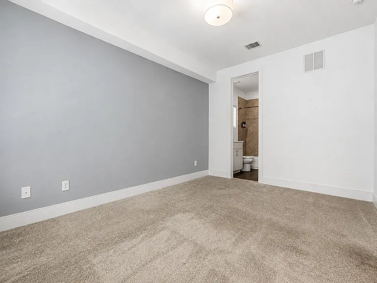 2624 Rusk St — Photo 5
