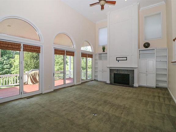 2nd image of 3537 Totten Ave