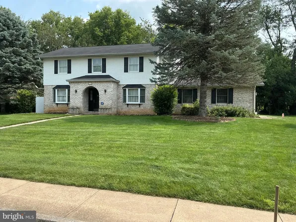 743 Sherwood Dr, Carlisle, PA 17013