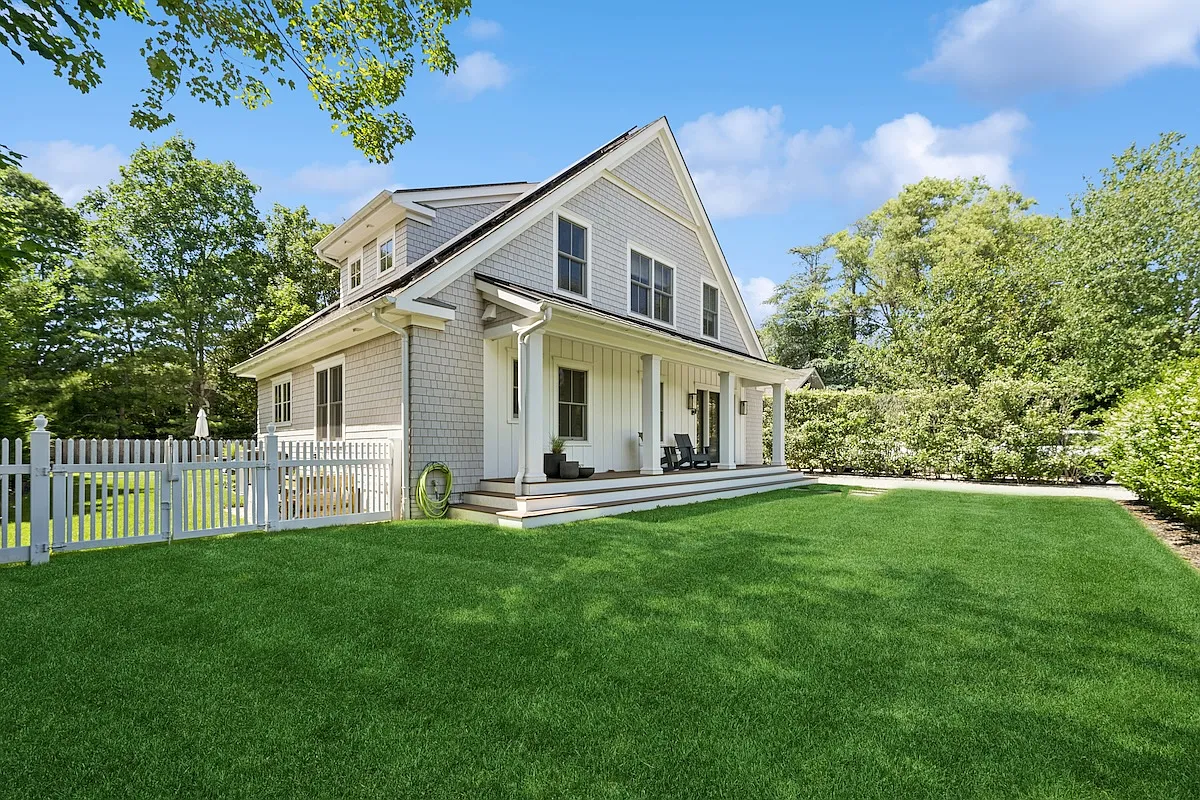 East Hampton Summer Oasis — Photo 4