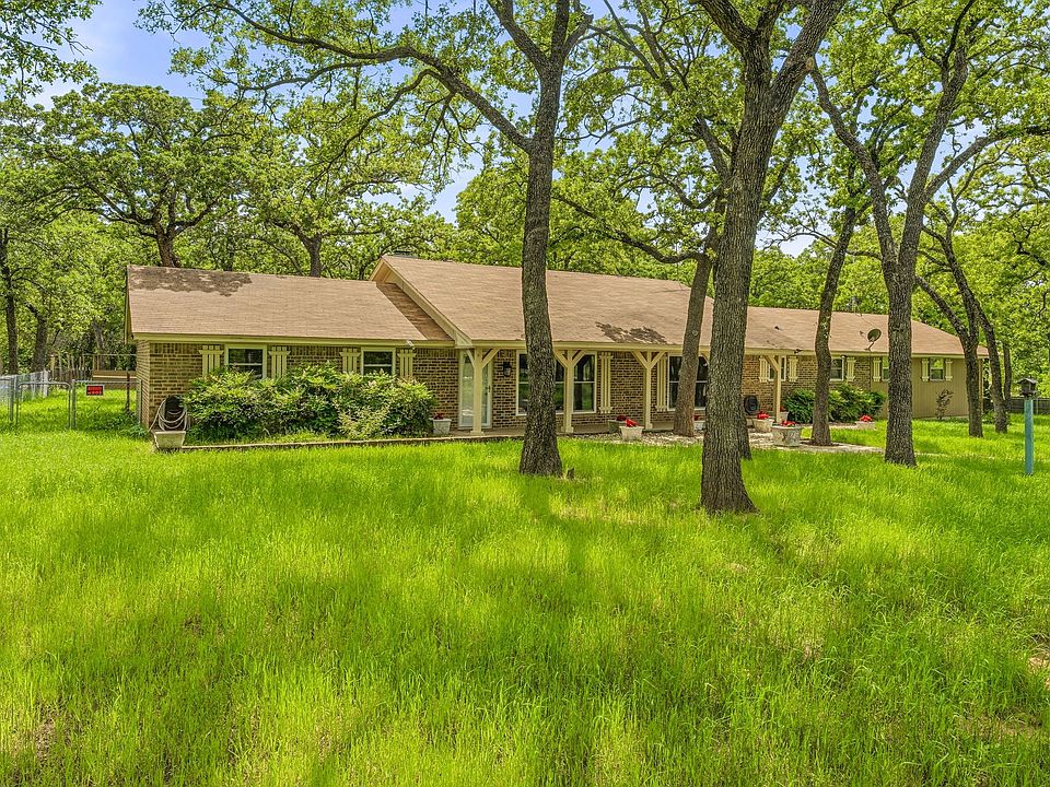 1st image of 102 Shady Oak Dr