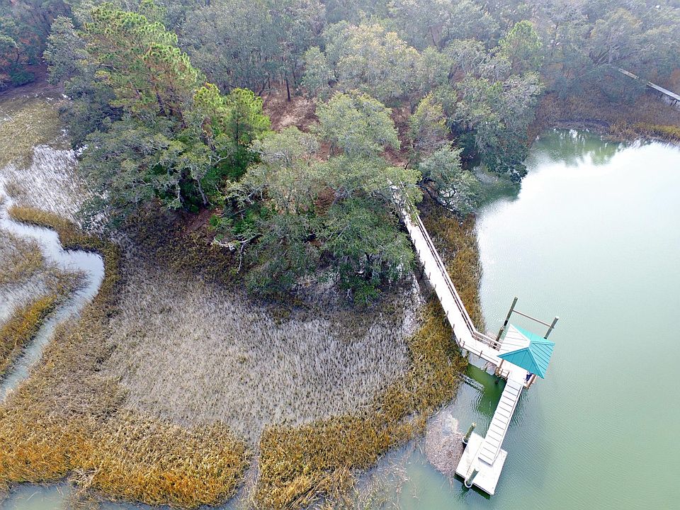 2nd image of 560 Parrot Point Dr