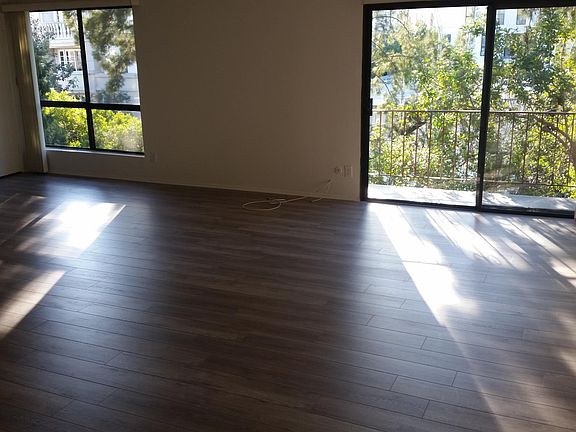5th image of 134 N Clark Dr APT 302