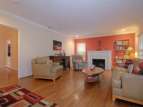 4th image of 2025 Pepper Dr