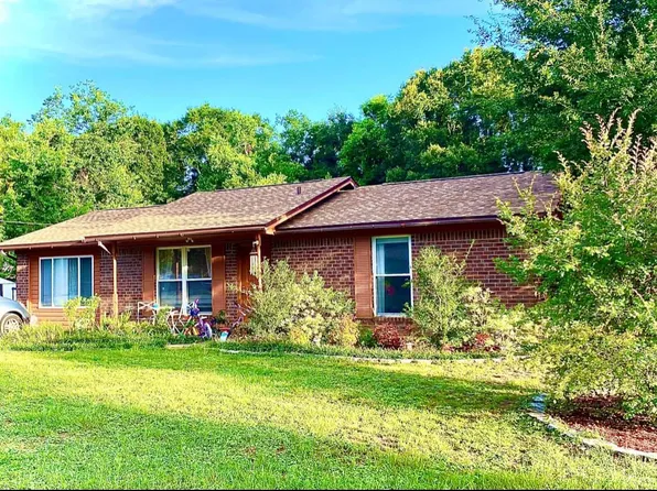 5549 Woodcrest Dr, Milton, FL 32583