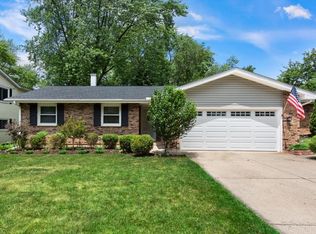 862 Arthur Dr, Elgin, IL 60120