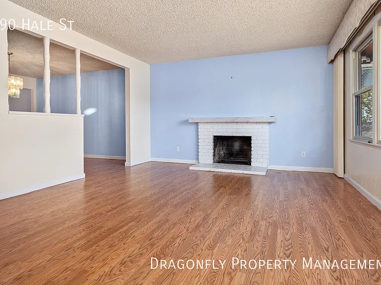 490 Hale St — Photo 7
