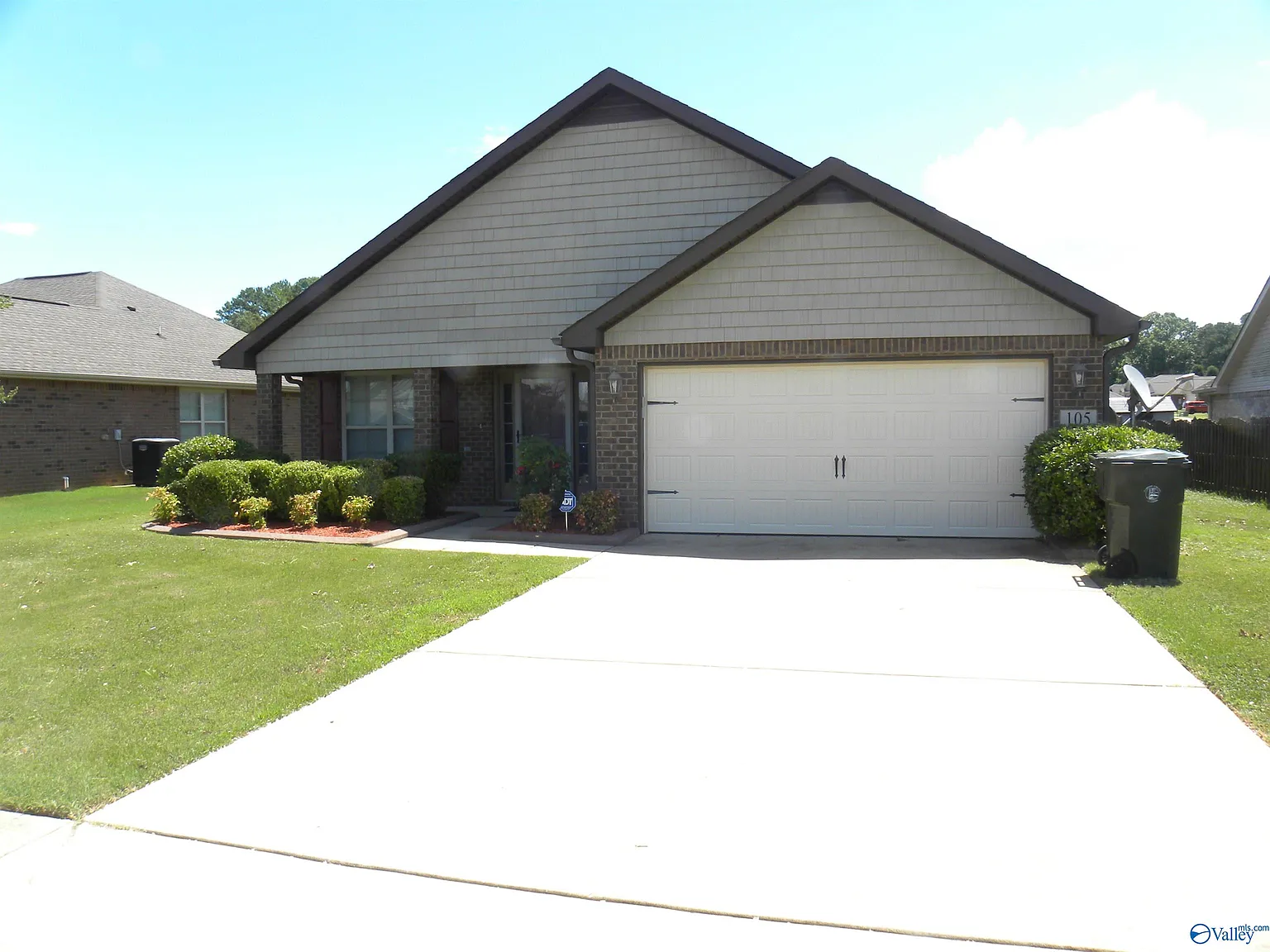 3 bed, 2.0 bath, 1487 sqft, $1,650 — Photo 1
