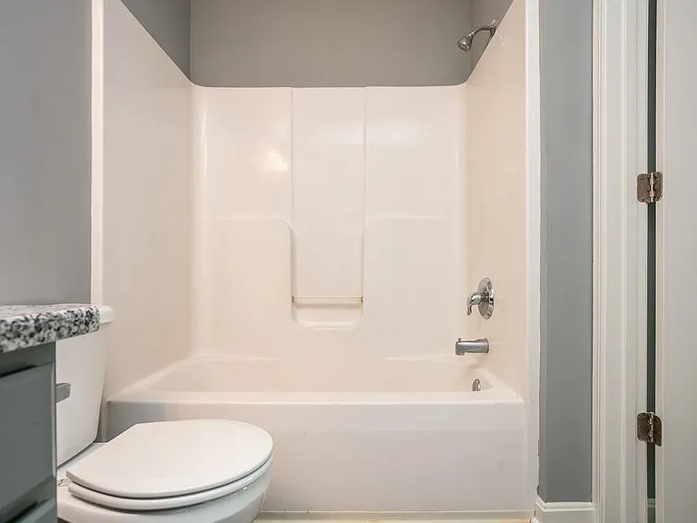 Polo Springs Apartments — Photo 10