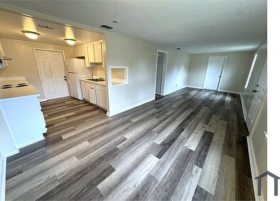 1st image of 38250 North Ave