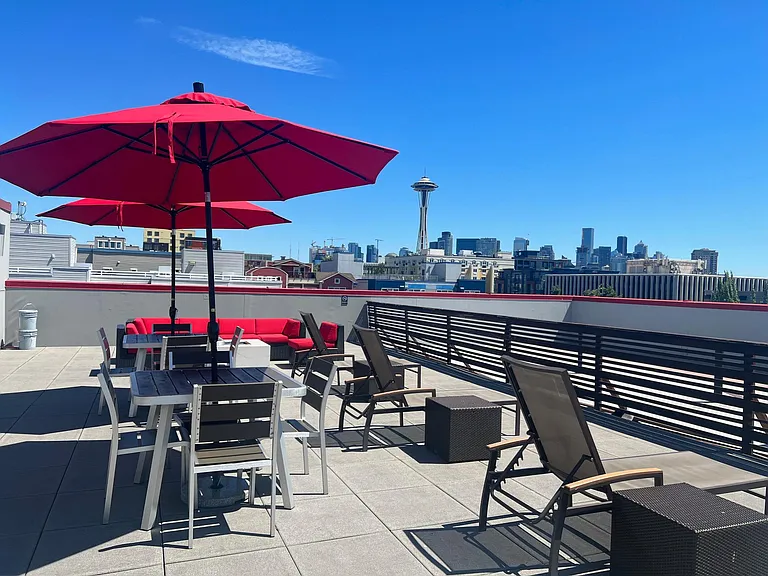 Queen Anne Flats — Photo 4
