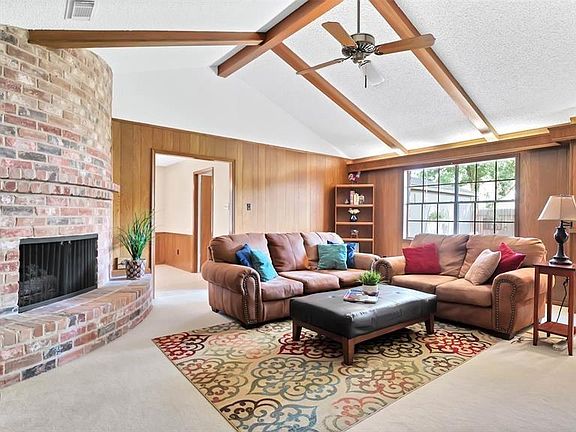 3rd image of 3306 Rolling Green Ln