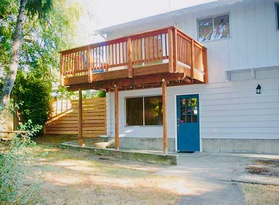 5th image of 332 NE 175th St