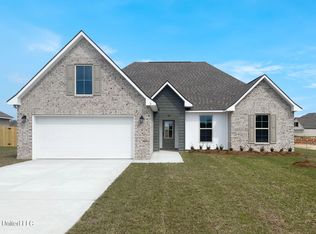 5 Red Oak Dr, Long Beach, MS 39560