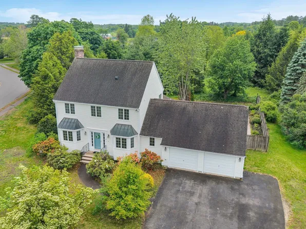 4 Meadow Dr, Littleton, MA 01460