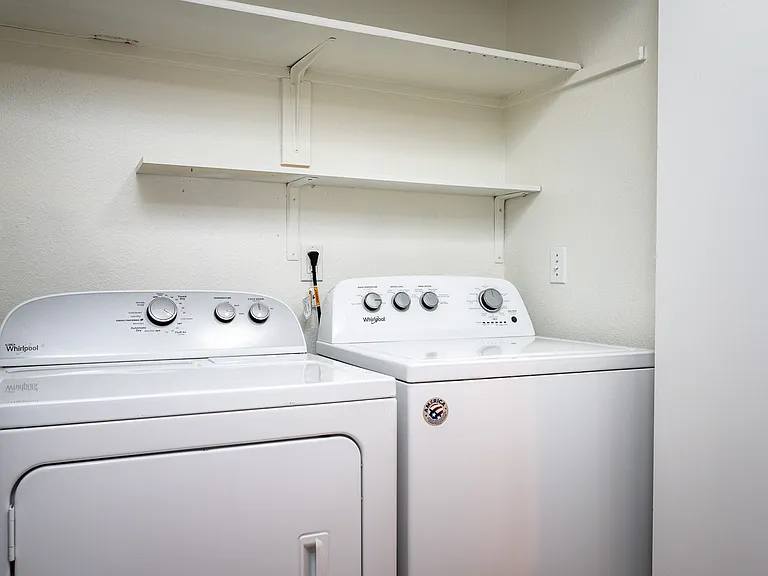 Mountain Knolls | Full Size Washer and Dryer