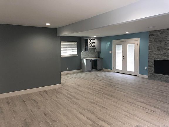 3rd image of 8313 Edgemere Blvd