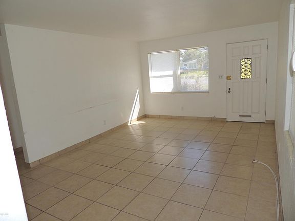 2nd image of 51 Sunny Shore Dr