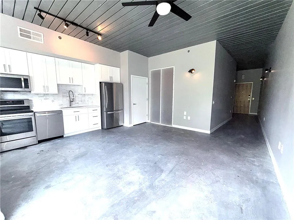 1 bed, 1.0 bath, 722 sqft, $1,750 — Photo 2
